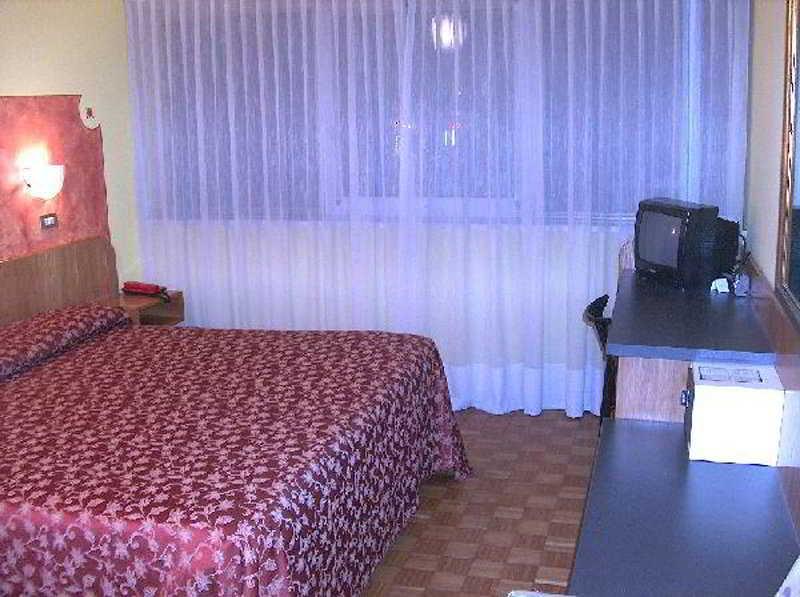Ai Ronchi Motor Hotel Brescia Chambre photo