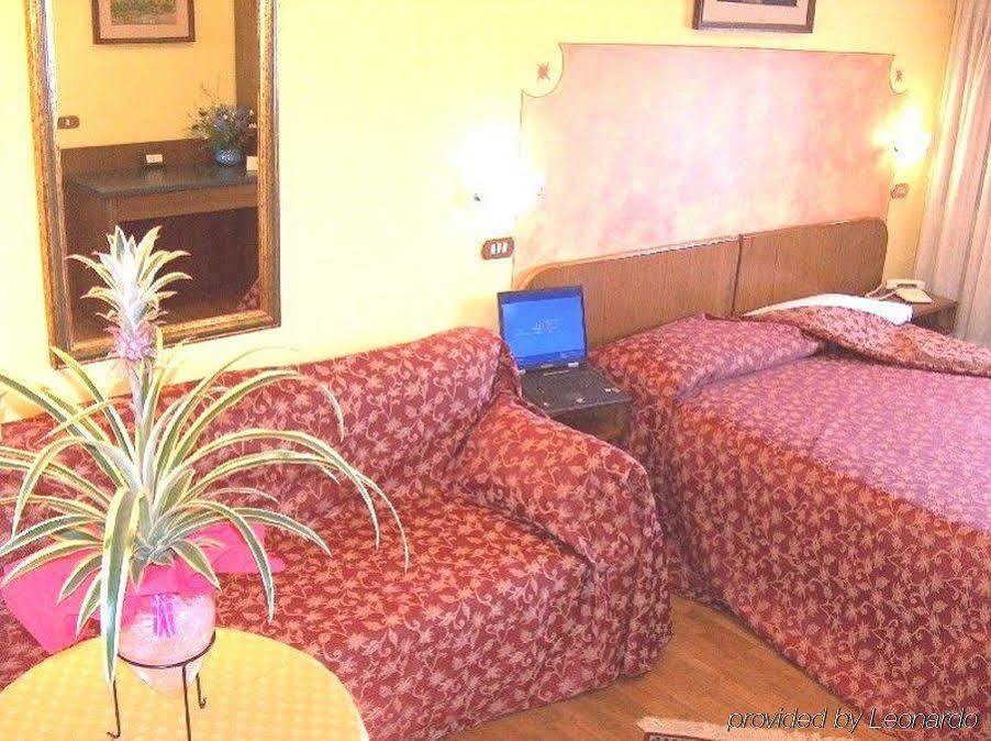 Ai Ronchi Motor Hotel Brescia Chambre photo