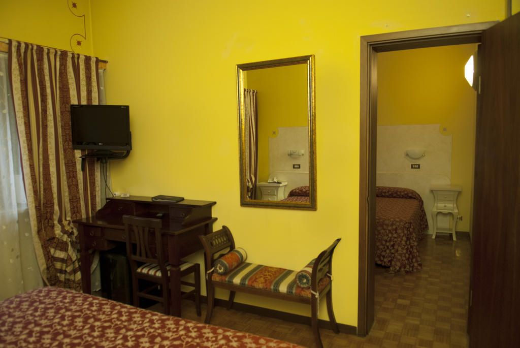 Ai Ronchi Motor Hotel Brescia Chambre photo